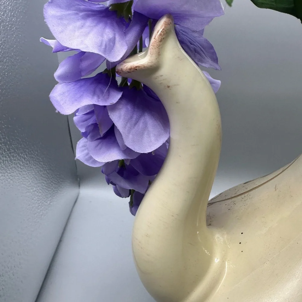 Villa Grande handpainted Tabletop Gallery floral arrangement